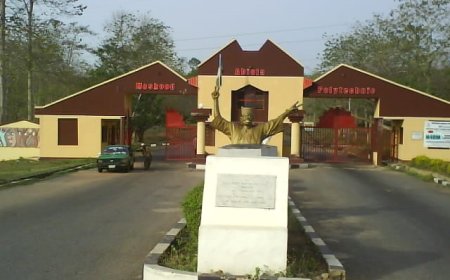 MAPOLY:LECTURERS WARM UP FOR INDUSTRIAL ACTION, GIVES 7-DAY ULTIMATUM ON 35, 25 PER CENT SALARY INCREMENTS
