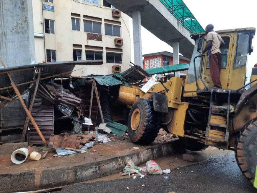 Ogun Government Demolishes Over 200 Illegal Trading Structures, Roadside Shanties in Abeokuta Metropolis