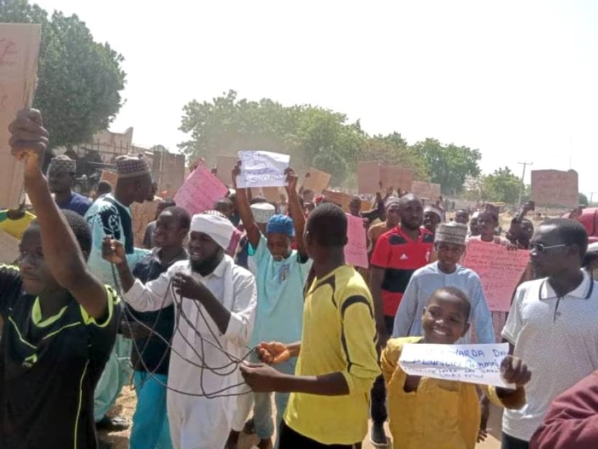 Tension in Kano As Protesters Hit Streets of Gaya Over Dissolution of Emirates