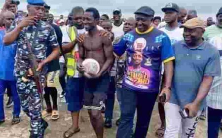 Young Nigerian from Bayelsa Sets New Guiness World Record for Longest Swimming with Football on His Head