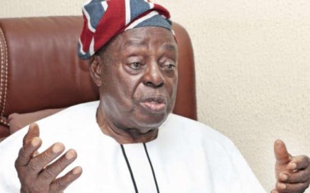 Afe Babalola Condemns FG's Palliatives Distribution, Says It's An Attempt To Turn Nigerians To Beggars, Calls For Revert to 1963 Constitution