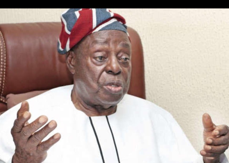 Afe Babalola Condemns FG's Palliatives Distribution, Says It's An Attempt To Turn Nigerians To Beggars, Calls For Revert to 1963 Constitution