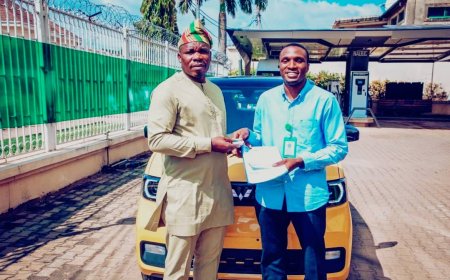 YABATECH Student, Enoch Tobiloba Wins National Award for CNG Hybrid Car Design, Receives Electric Vehicle