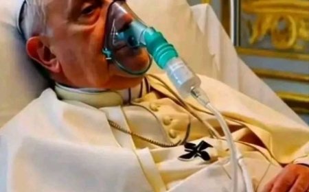 Vatican Calls for Prayers As  Pope Francis Suffers Pneumonia, Kidney Failure