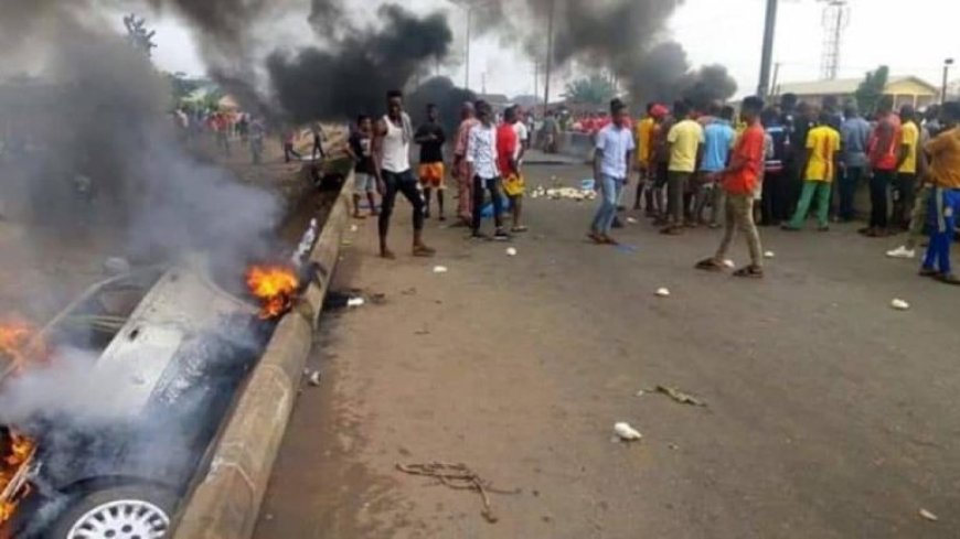 Tragedy Strikes as Over 25 Passengers Reportedly Burnt to Death in Ondo Auto Crash