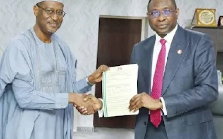 EMEFIELE WEALTH TRANSFER: Justice For Nigerians As EFCC Hands Over 750 Luxury Duplexes to Federal Housing Ministry