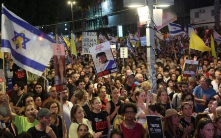 Hundreds of Thousands of Israelis Block Roads, Fill Street to Call For End to Gaza War, Freedom of Hostages