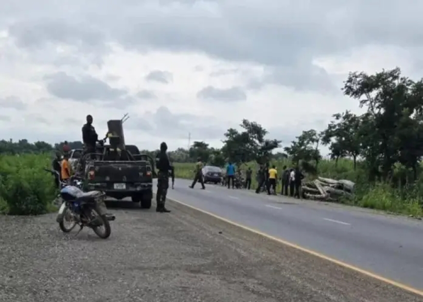 Nemesis at Work?: Kidnappers Involved in Road Crash After Collecting Ransom from Abuja Lawyer, Police Recovers N6.9 Million Cash, 3 Riffles