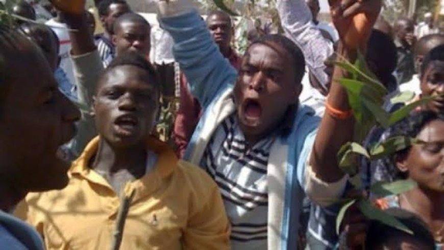 Abomination: Unknown Youths Strip Queen Naked, Beat King, Pour Urine on Prince During New Yam Festival in Ondo