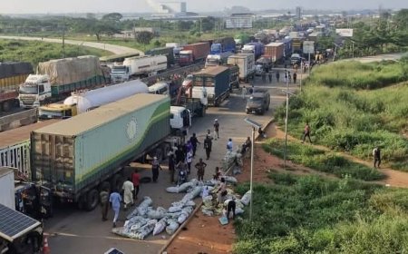 Motorists, Commuters Groan As Gridlock Take Over Sagamu-Interchange, Lagos-Ibadan Axis