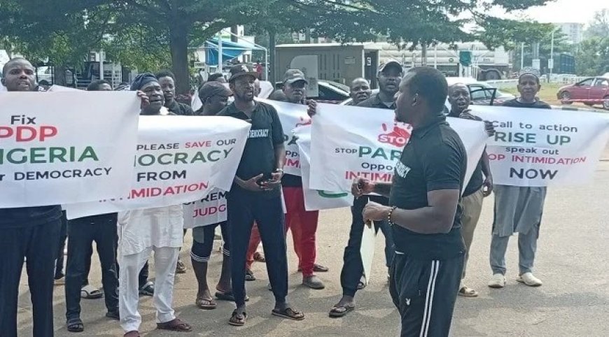 Amid Trump Threats, PDP Members Stage Protest at US Embassy in Abuja