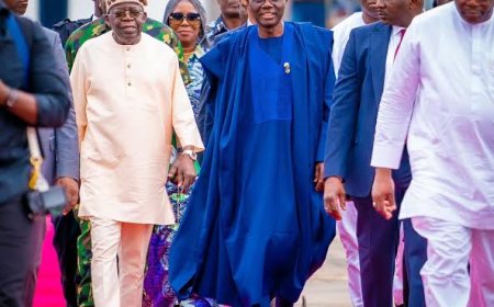 End-of-Year Holidays: Tinubu Lands in Lagos as Sanwo-Olu, Government Officials, Chieftain of APC Welcome Jagaban