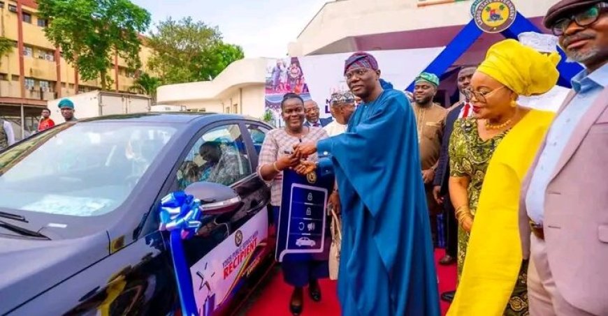 LAGOS LARGESSE: 177 Lagos Workers Bag Cars, Millions in Cash at Sanwo-Olu’s ‘Mr. Governor’s Luncheon’